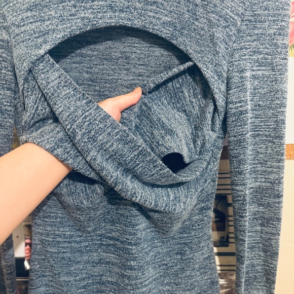 Mulvari Marled Cut-out Long Sleeve Blouse in Dusty Blue - Picture 6 of 6